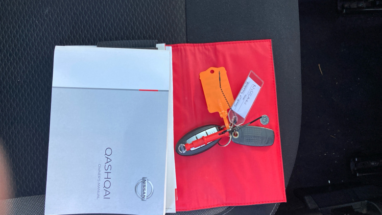 Nissan Qashqai 1.3 DiG-T N-Connecta 5dr Petrol Hatchback